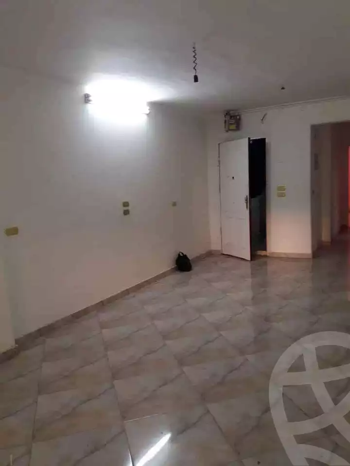 https://aqarmap.com.eg/en/listing/4363400-for-rent-el-eshrein-stt