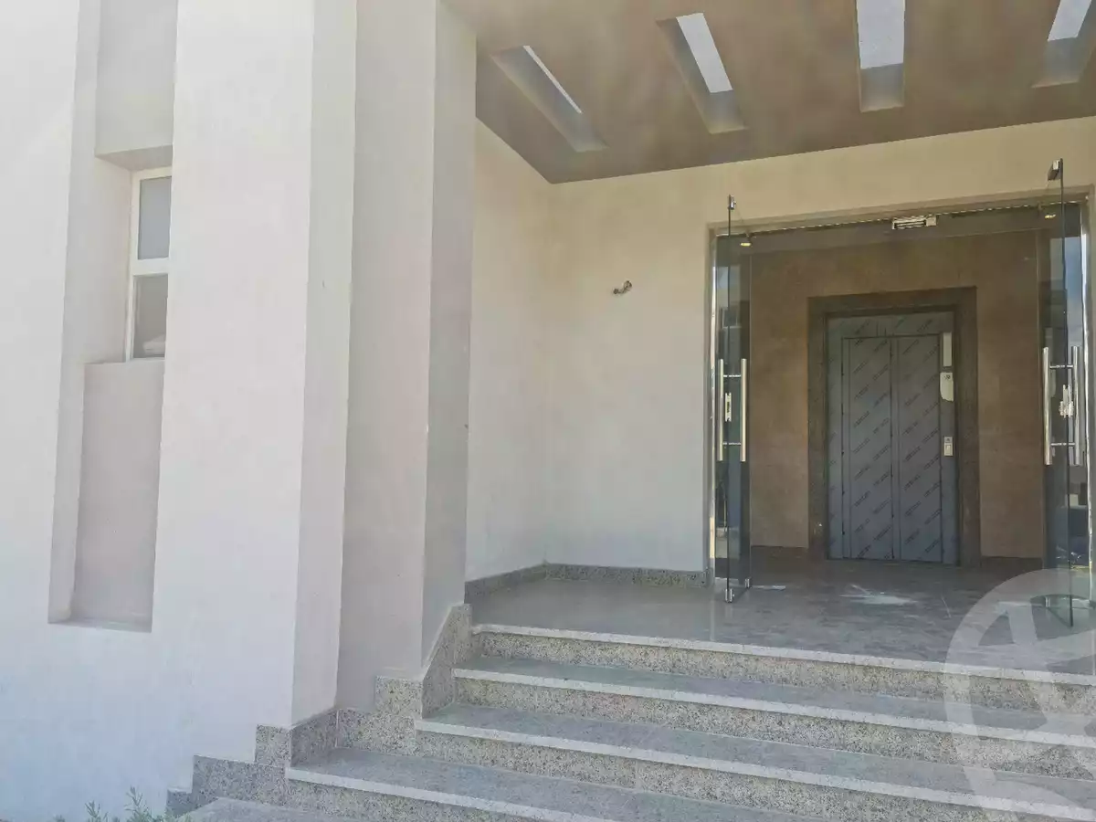 https://aqarmap.com.eg/en/listing/4364883-for-sale-cairo-el-sheikh-zayed-city-shr-lbstn