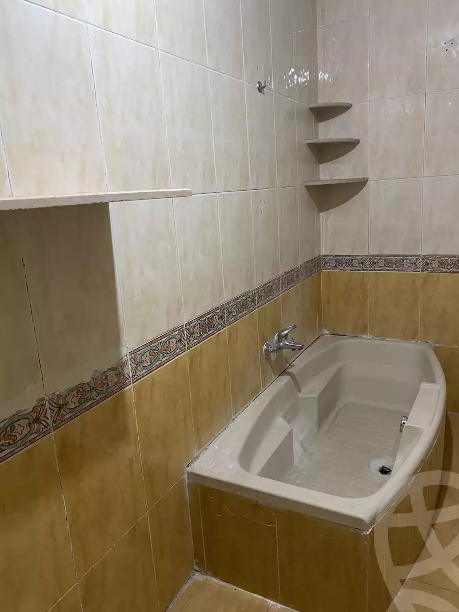 https://aqarmap.com.eg/ar/listing/4366408-for-sale-cairo-ain-shams-ain-shams-el-sharkia-sedky-st