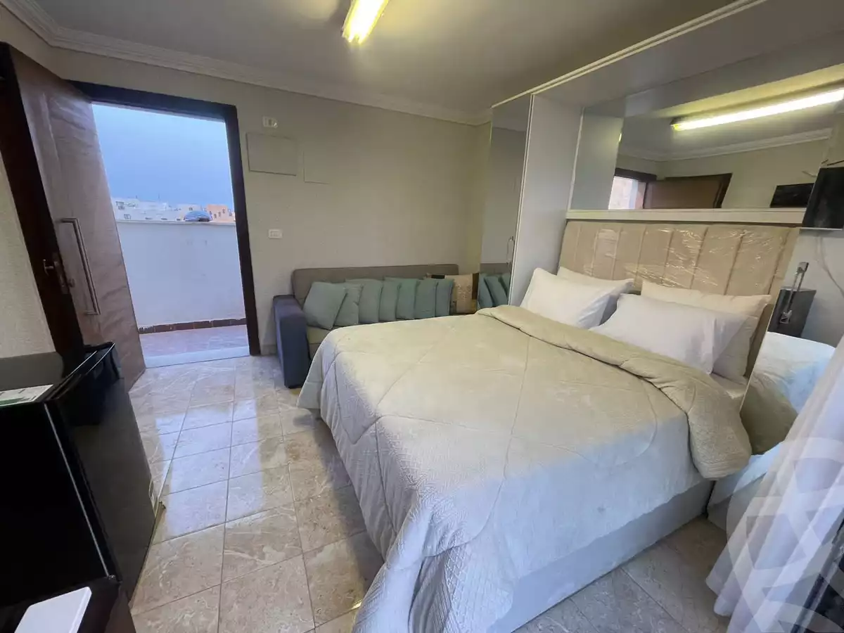 https://aqarmap.com.eg/en/listing/4369235-for-rent-cairo-el-sheikh-zayed-city-compounds-kmbwnd-wyst-twn-swdyk