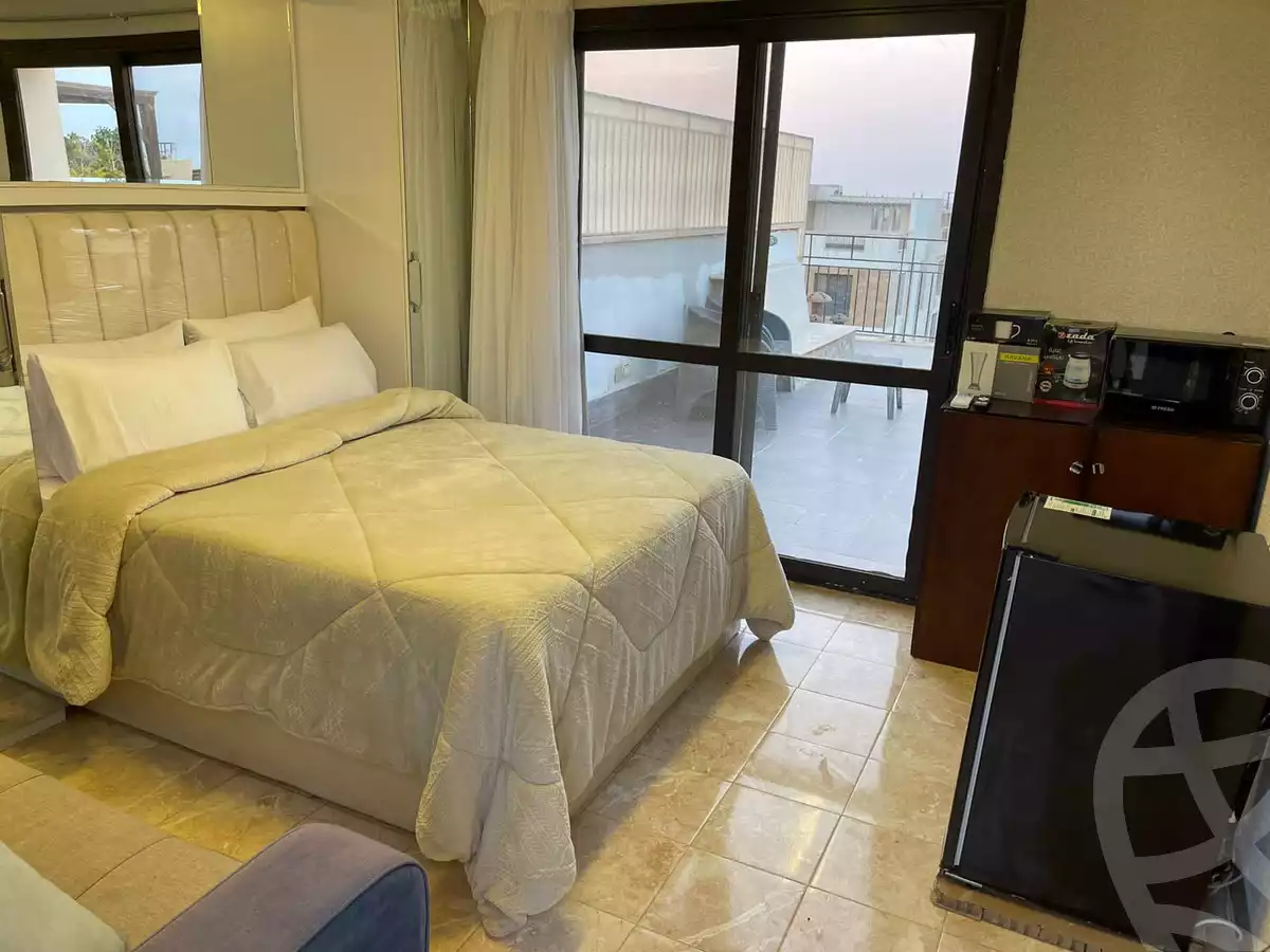 https://aqarmap.com.eg/en/listing/4369235-for-rent-cairo-el-sheikh-zayed-city-compounds-kmbwnd-wyst-twn-swdyk