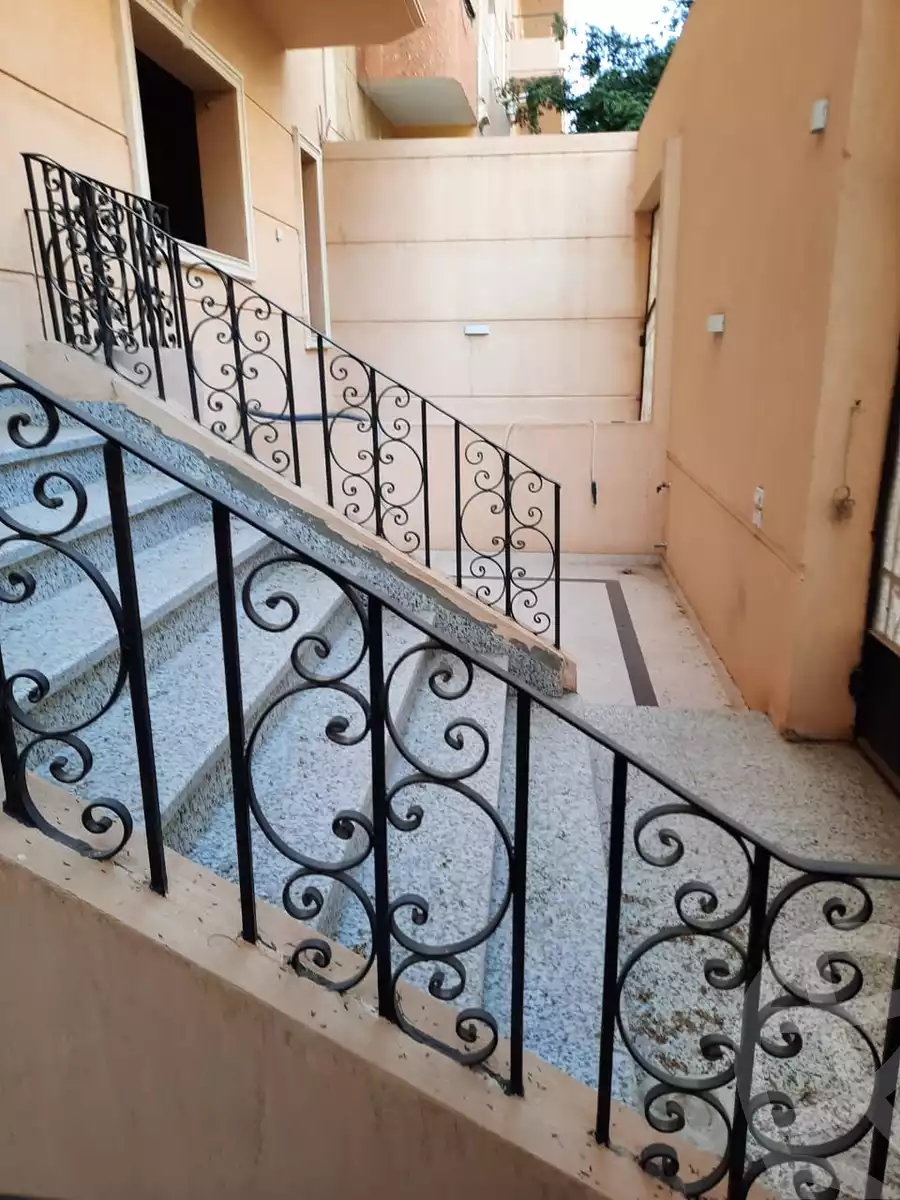 https://aqarmap.com.eg/en/listing/4489494-for-sale-cairo-6th-of-october-el-ahyaa-neighborhood-4th-school-st