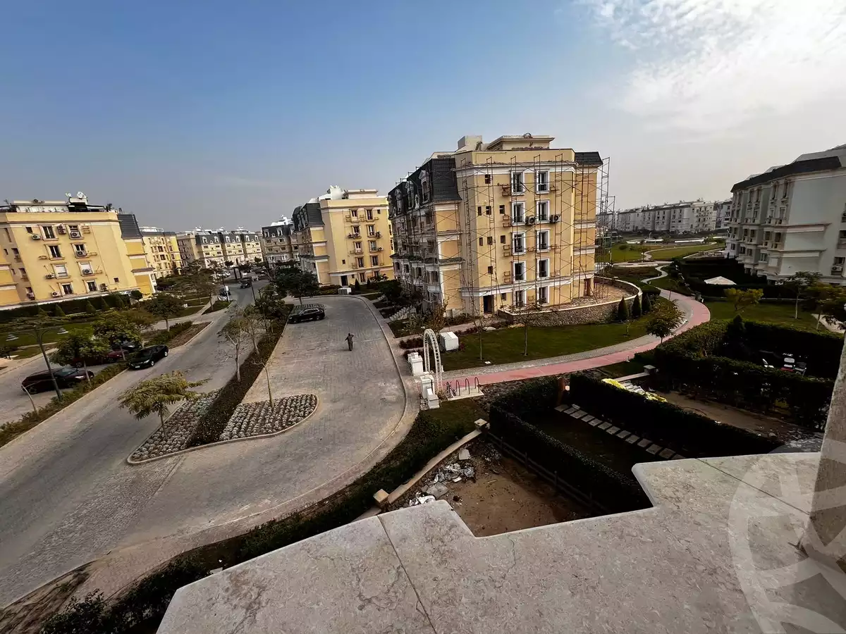 https://aqarmap.com.eg/en/listing/4520344-for-sale-cairo-new-cairo-compounds-mountain-view-hyde-park