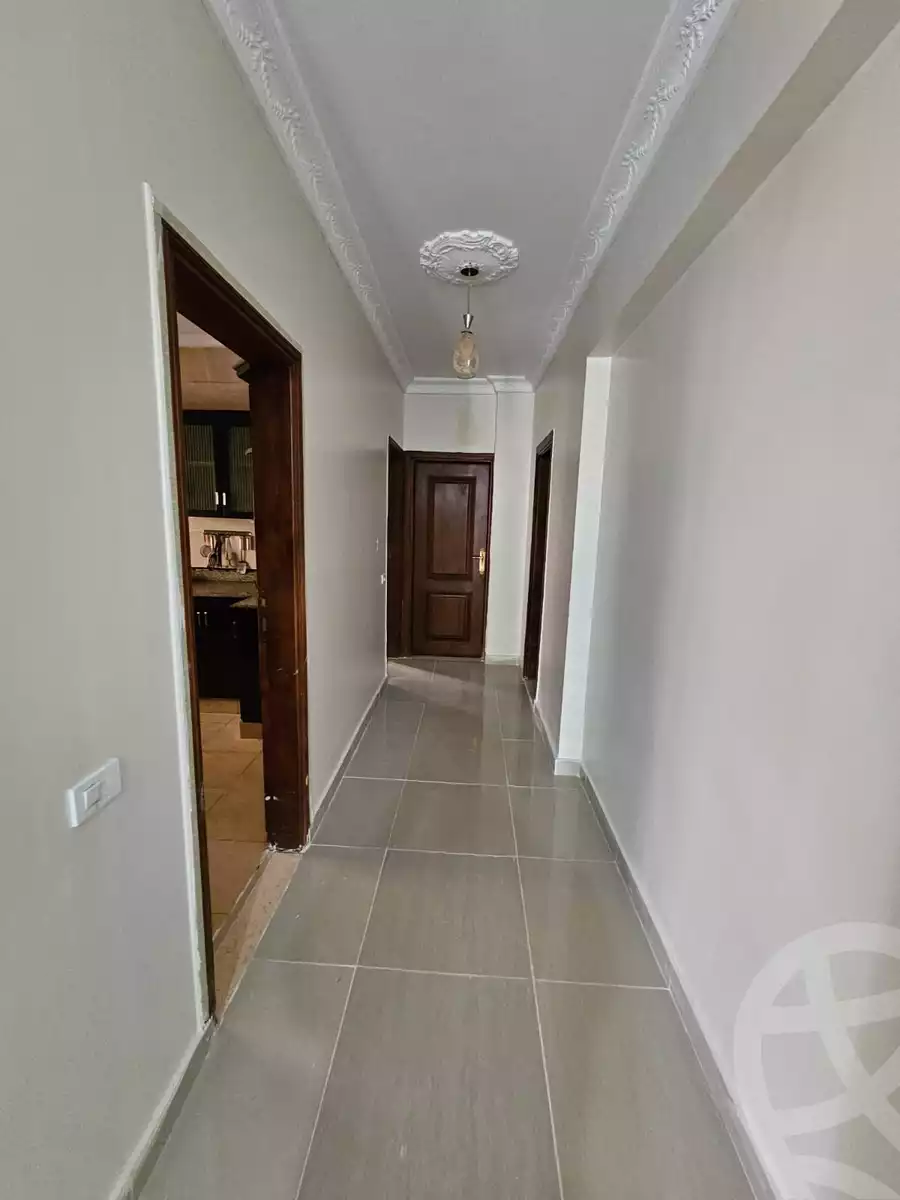 https://aqarmap.com.eg/en/listing/4740137-for-sale-cairo-new-cairo-compounds-el-mostashareen-compound