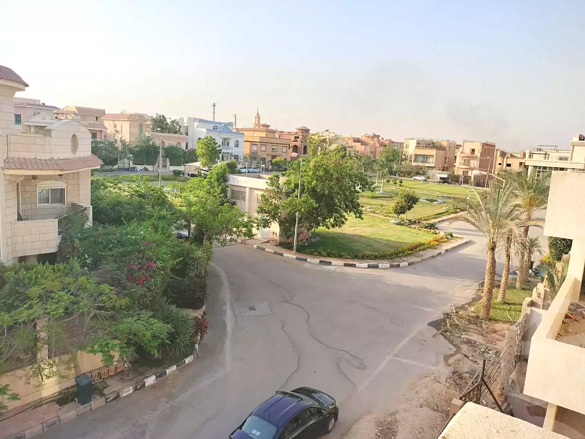 https://aqarmap.com.eg/ar/listing/4765191-for-sale-cairo-el-sheikh-zayed-city-compounds-in-sheikh-zayed-el-yasmeen-compound