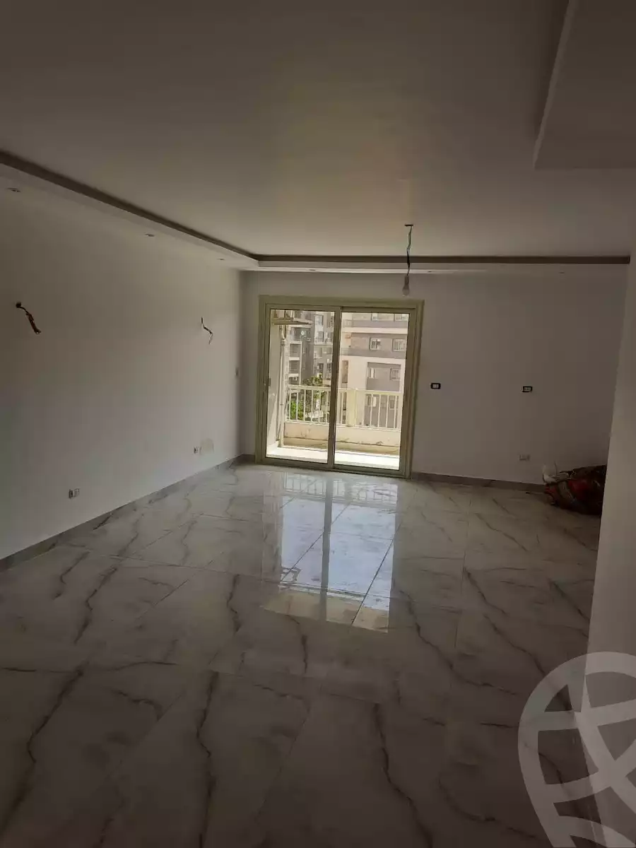 https://aqarmap.com.eg/ar/listing/4770130-for-sale-cairo-new-cairo-compounds-jyd