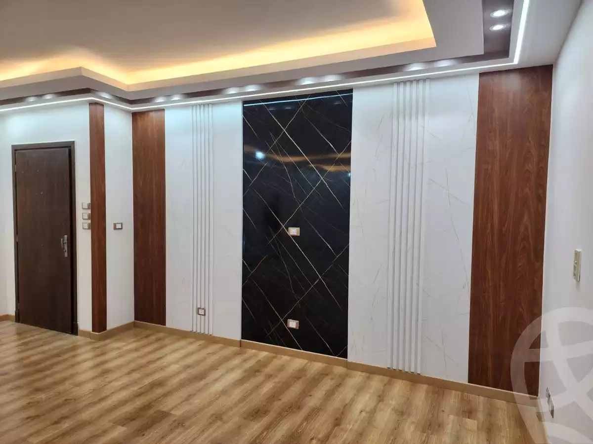 https://aqarmap.com.eg/en/listing/4777895-for-sale-cairo-new-cairo-lrhb-city-phase-4-mostafa-el-nahaas-st