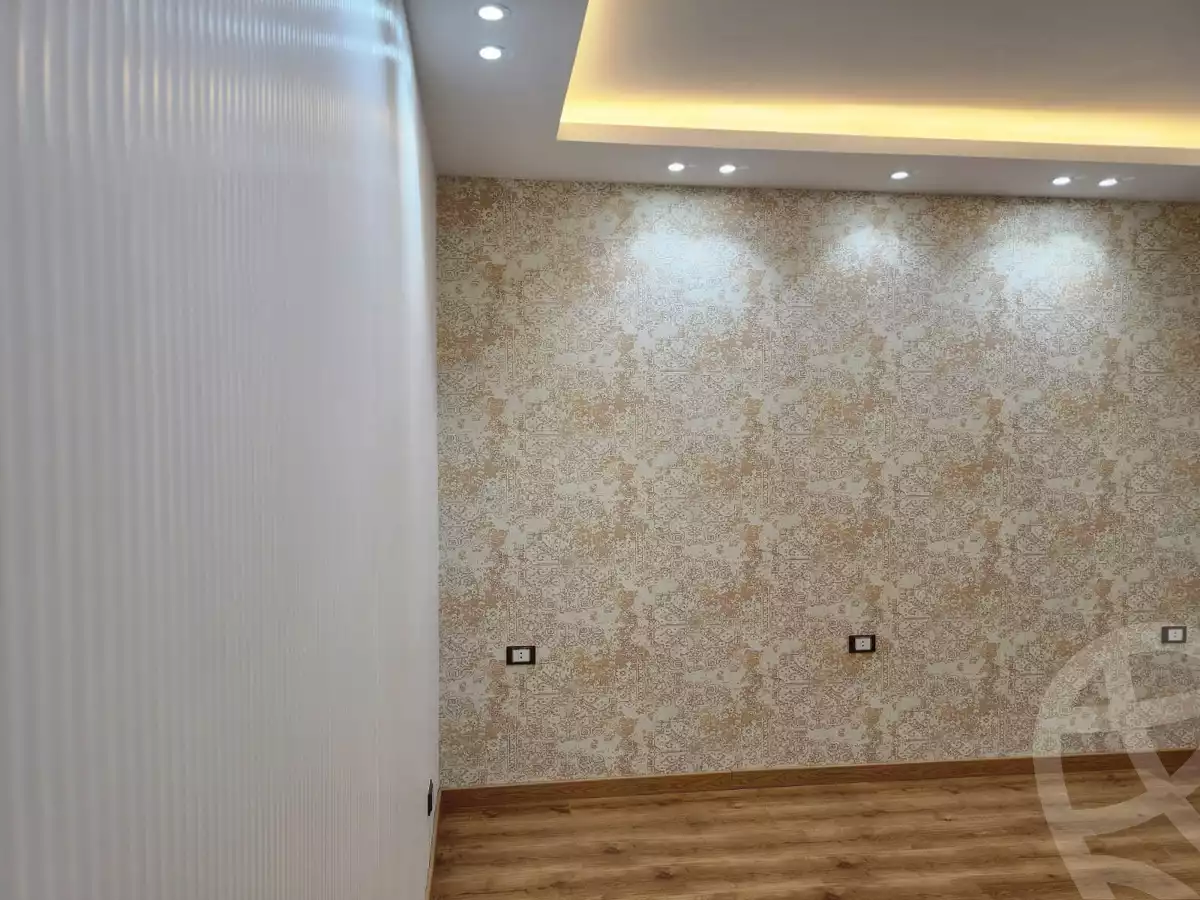 https://aqarmap.com.eg/en/listing/4777895-for-sale-cairo-new-cairo-lrhb-city-phase-4-mostafa-el-nahaas-st