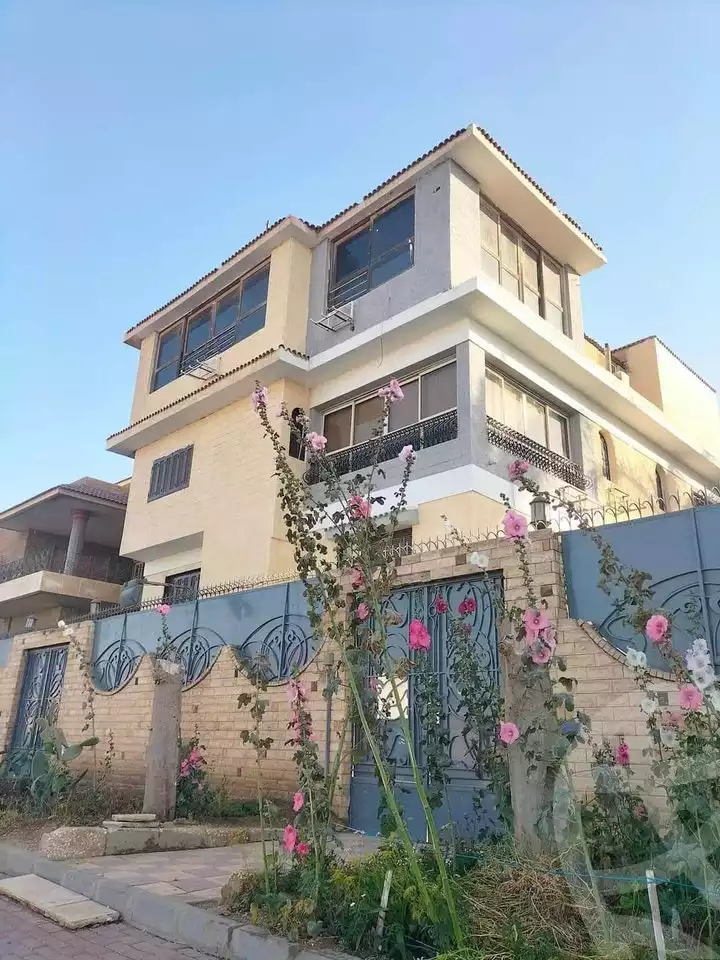 https://aqarmap.com.eg/ar/listing/4800924-for-sale-cairo-6th-of-october-lhsry