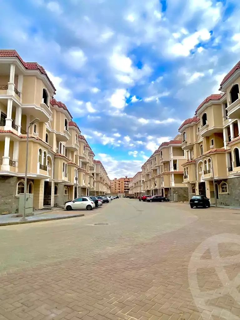 https://aqarmap.com.eg/en/listing/5440190-for-sale-cairo-6th-of-october-compounds-bhy