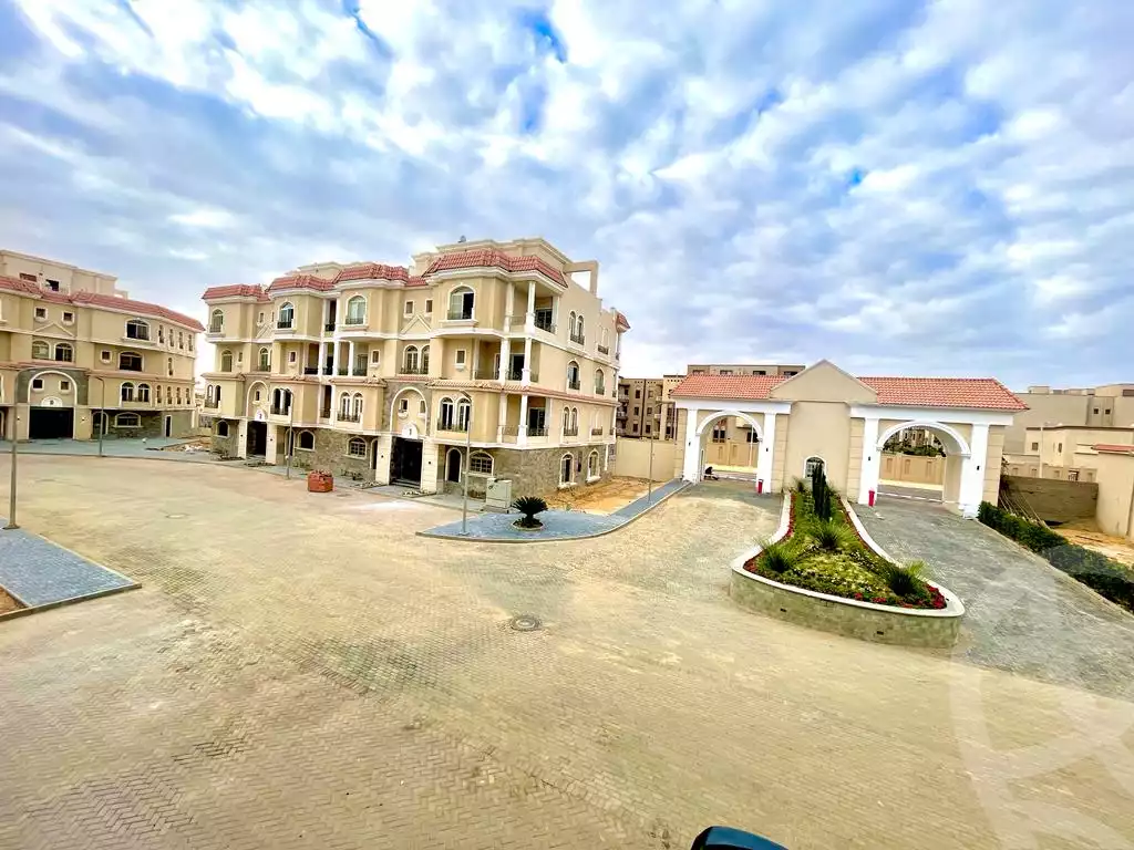 https://aqarmap.com.eg/en/listing/5440190-for-sale-cairo-6th-of-october-compounds-bhy