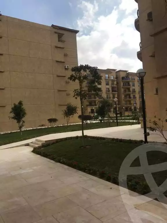 https://aqarmap.com.eg/ar/listing/4932482-for-sale-cairo-new-cairo-lrhb-city-malls-and-markets