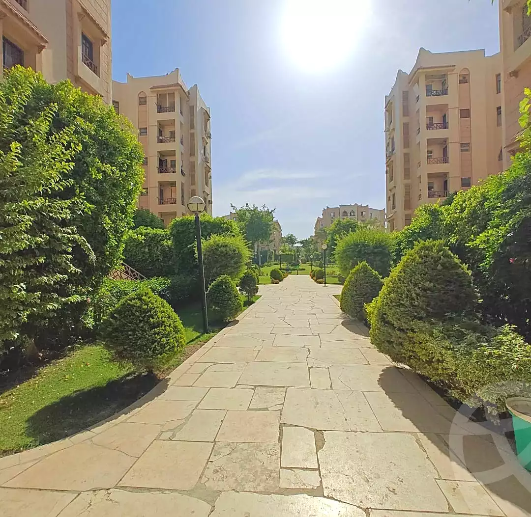 https://aqarmap.com.eg/ar/listing/4948063-for-sale-cairo-new-cairo-lrhb-city-phase-5-ibn-al-nafees-st