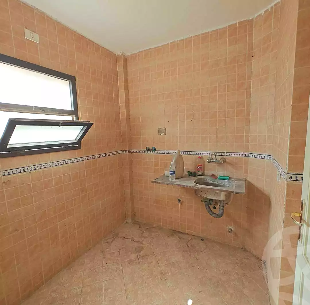 https://aqarmap.com.eg/ar/listing/4948063-for-sale-cairo-new-cairo-lrhb-city-phase-5-ibn-al-nafees-st
