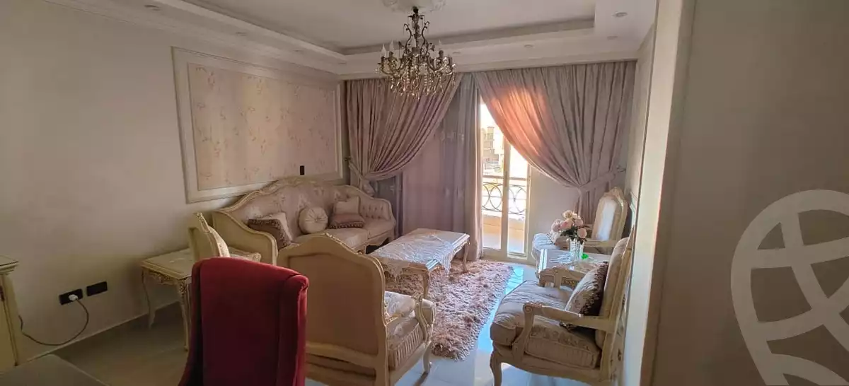 https://aqarmap.com.eg/en/listing/5107138-for-sale-cairo-el-sheikh-zayed-city-compounds-el-khamayel