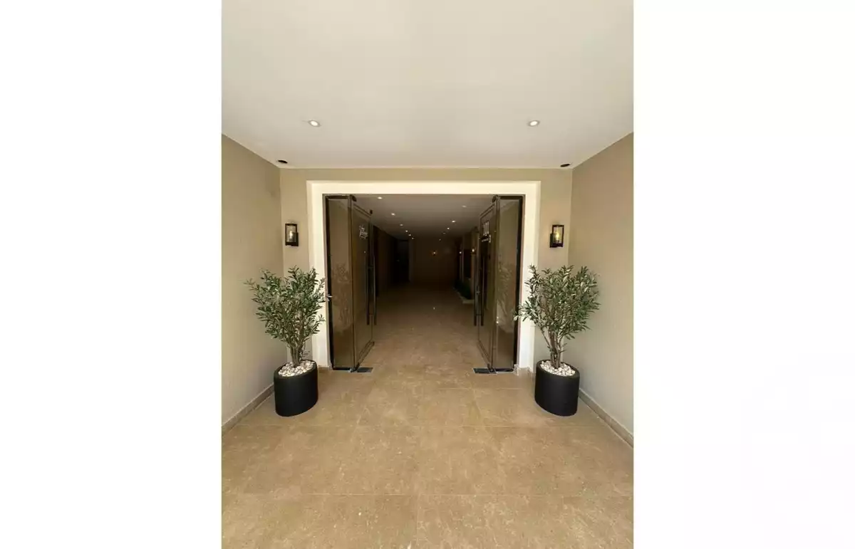 https://aqarmap.com.eg/ar/listing/4988220-for-sale-cairo-el-sheikh-zayed-city-compounds-kmbwnd-fyldj-wyst-dr-llttwyr