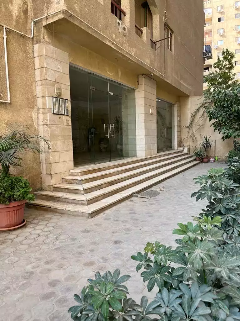 https://aqarmap.com.eg/en/listing/4798755-for-rent-cairo-mokattam-el-hadabah-el-wosta-compounds-palm-city