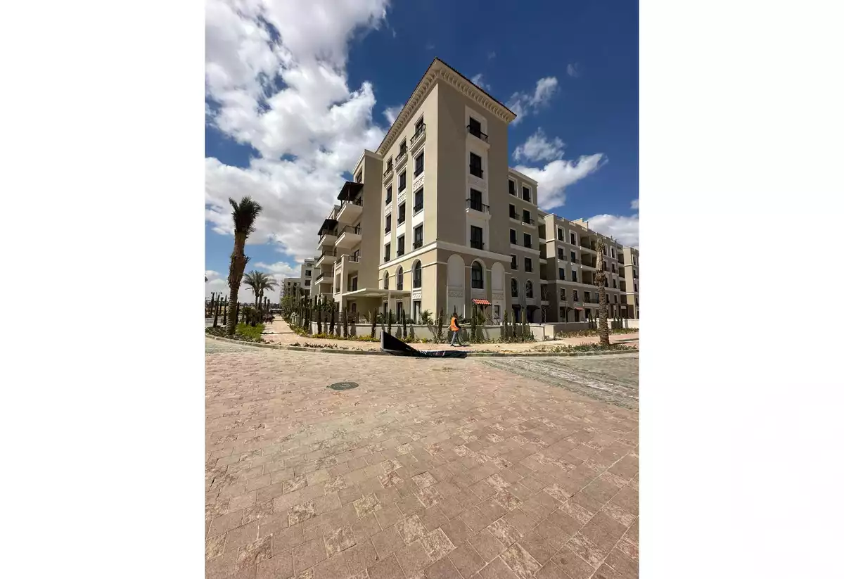 https://aqarmap.com.eg/en/listing/5017922-for-sale-cairo-el-sheikh-zayed-city-compounds-kmbwnd-fyldj-wyst-dr-llttwyr