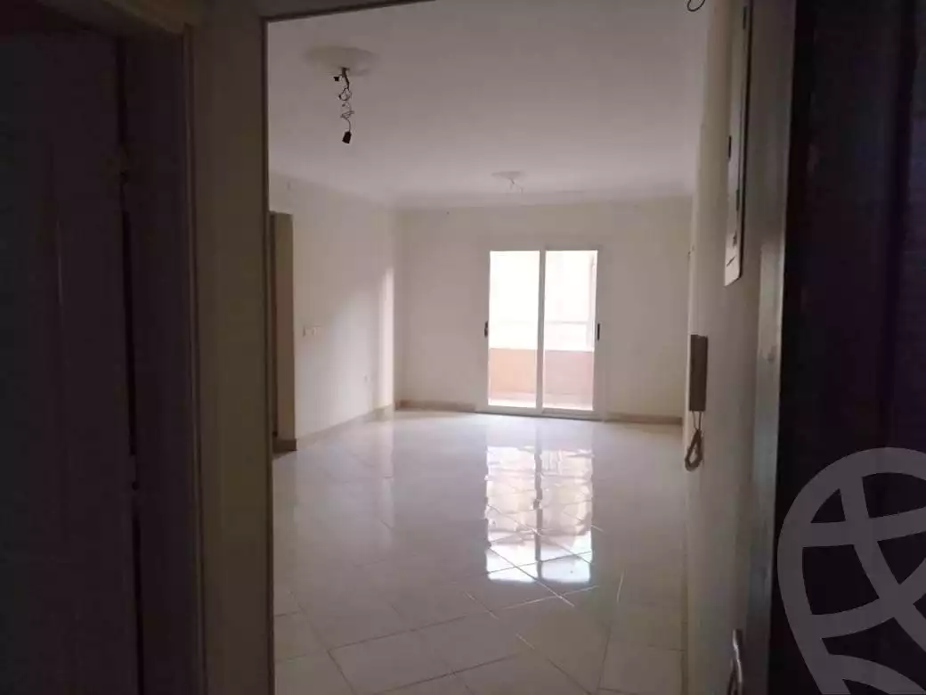 https://aqarmap.com.eg/ar/listing/5046255-for-rent-cairo-new-cairo-lmstqbl-syty-compounds-zyzyny-lmstqbl-rdk-llttwyr