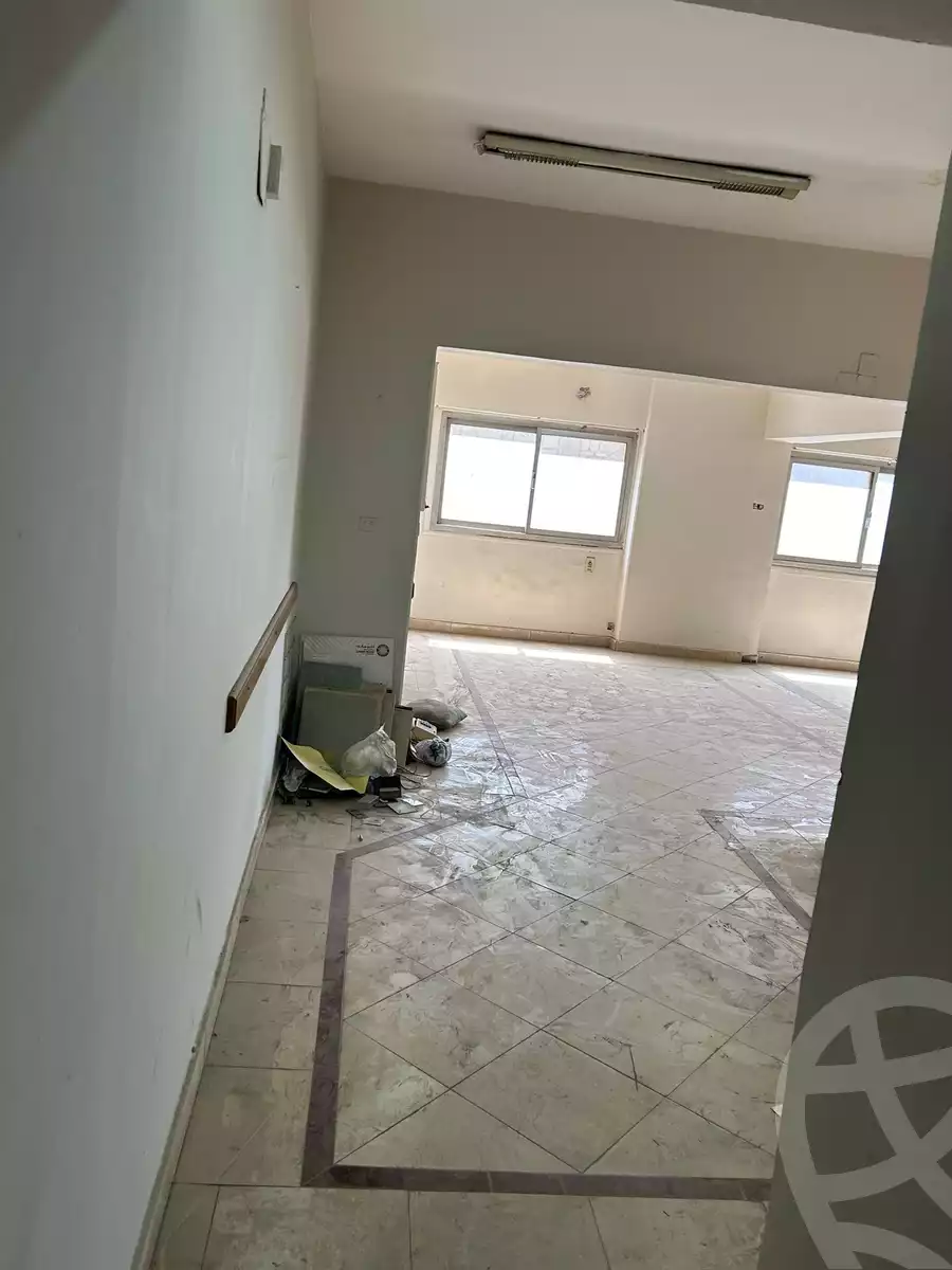 https://aqarmap.com.eg/en/listing/6279299-for-rent-cairo-downtown-bab-el-loaa-noubar-st