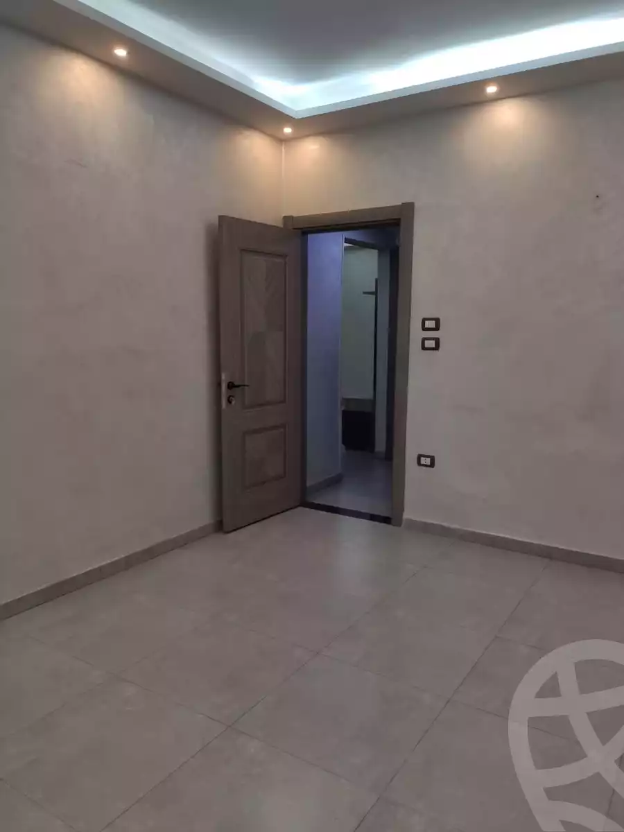 https://aqarmap.com.eg/ar/listing/6266070-for-sale-cairo-ljyz-shareaa-morad  charel degol
