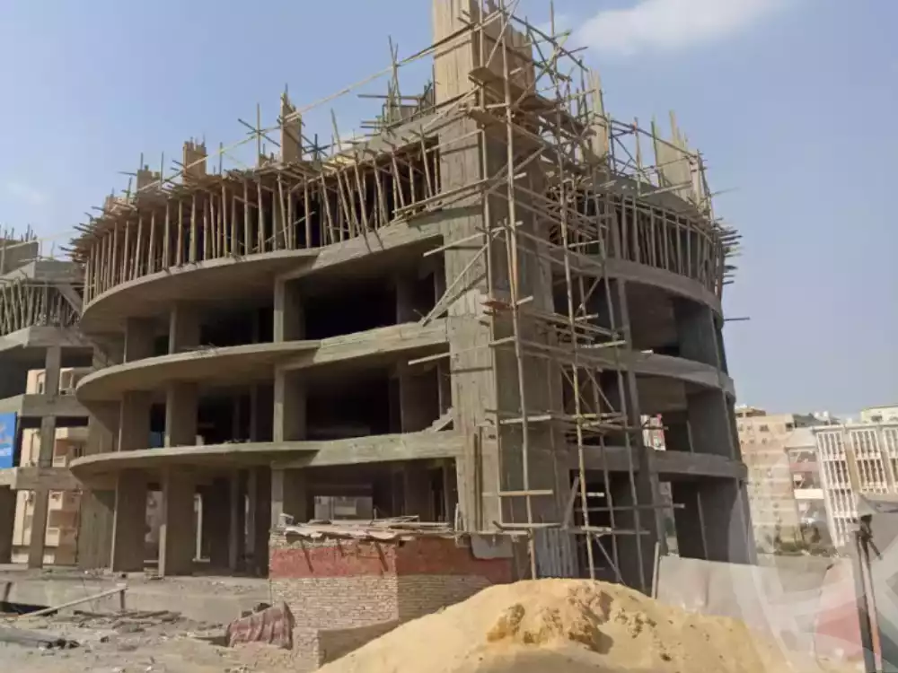 https://aqarmap.com.eg/en/listing/5106970-for-sale-cairo-nasr-city-compounds-arab-home-mall-benayat