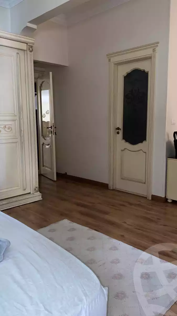 https://aqarmap.com.eg/en/listing/4468437-for-sale-cairo-new-cairo-ganob-el-akadamiya-south-academy-h-el-shaheed-shafik-metri-sedrak-st