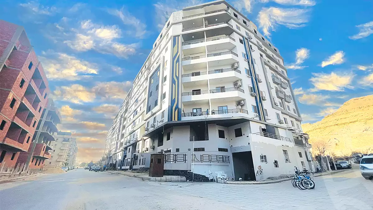 https://aqarmap.com.eg/ar/listing/5212510-for-sale-cairo-mokattam-el-hadabah-el-wosta-compounds-vittoria-compound-seven-stars