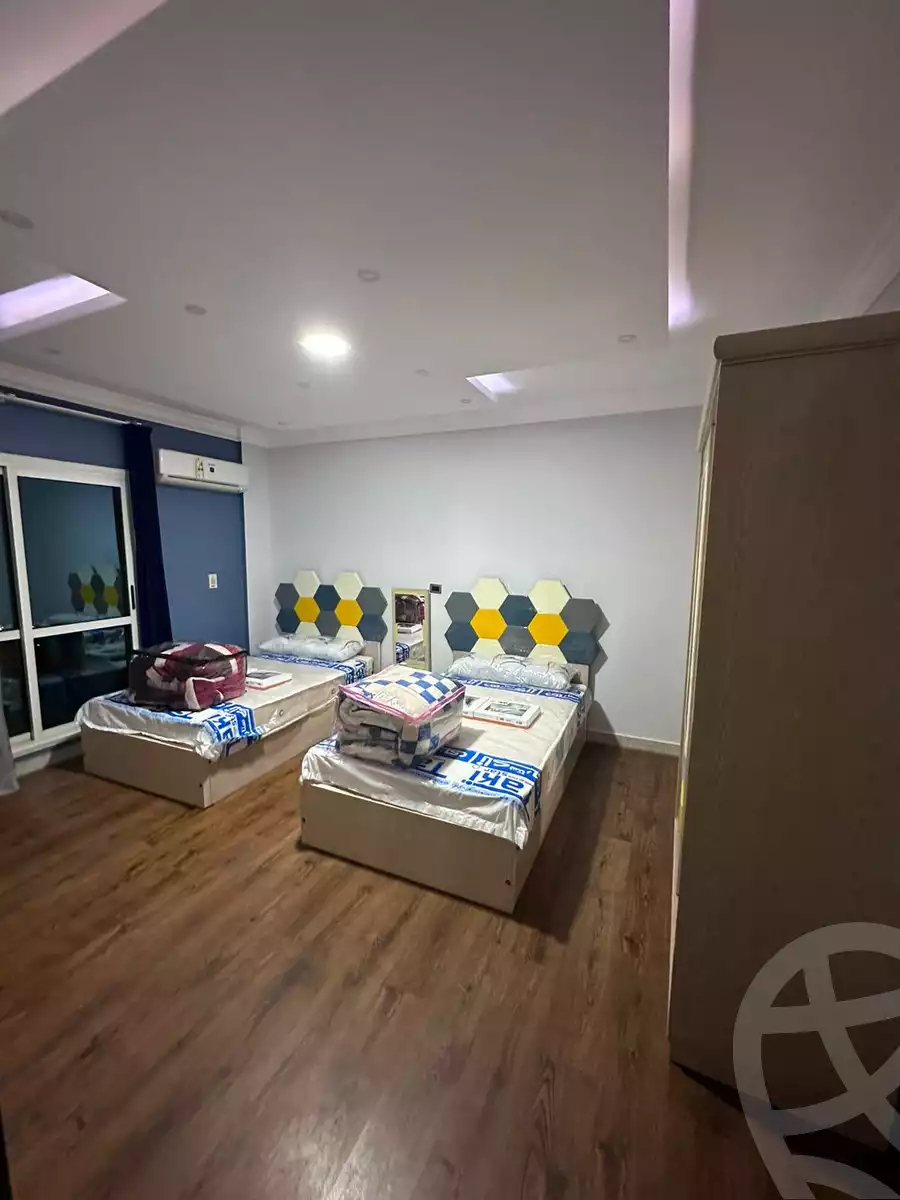 https://aqarmap.com.eg/en/listing/5215676-for-rent-cairo-new-cairo-lrhb-city-phase-8