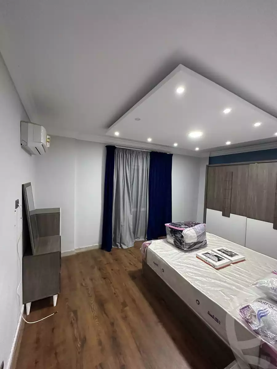https://aqarmap.com.eg/en/listing/5215676-for-rent-cairo-new-cairo-lrhb-city-phase-8