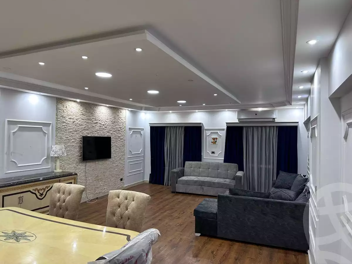 https://aqarmap.com.eg/en/listing/5215676-for-rent-cairo-new-cairo-lrhb-city-phase-8