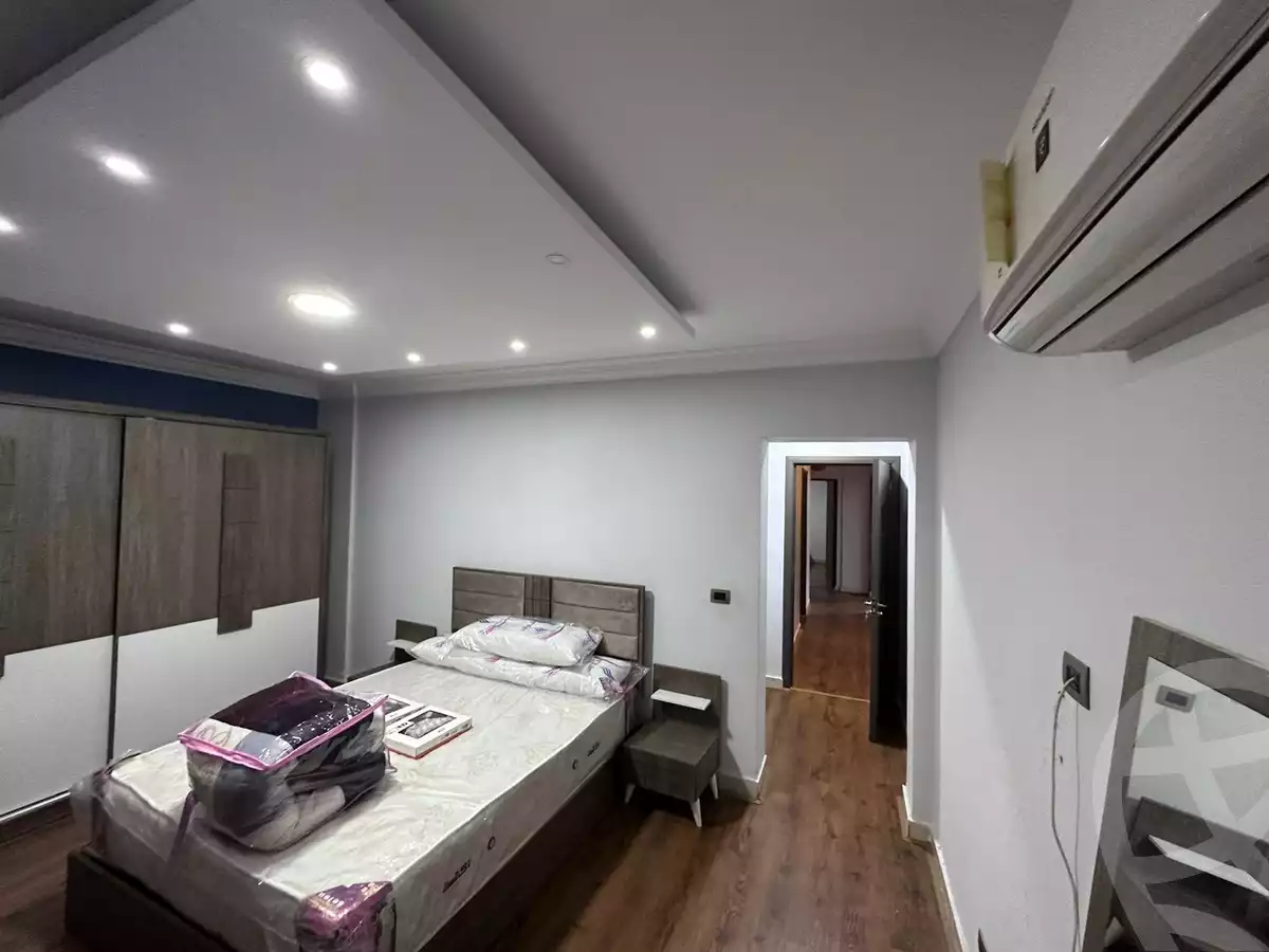 https://aqarmap.com.eg/en/listing/5215676-for-rent-cairo-new-cairo-lrhb-city-phase-8