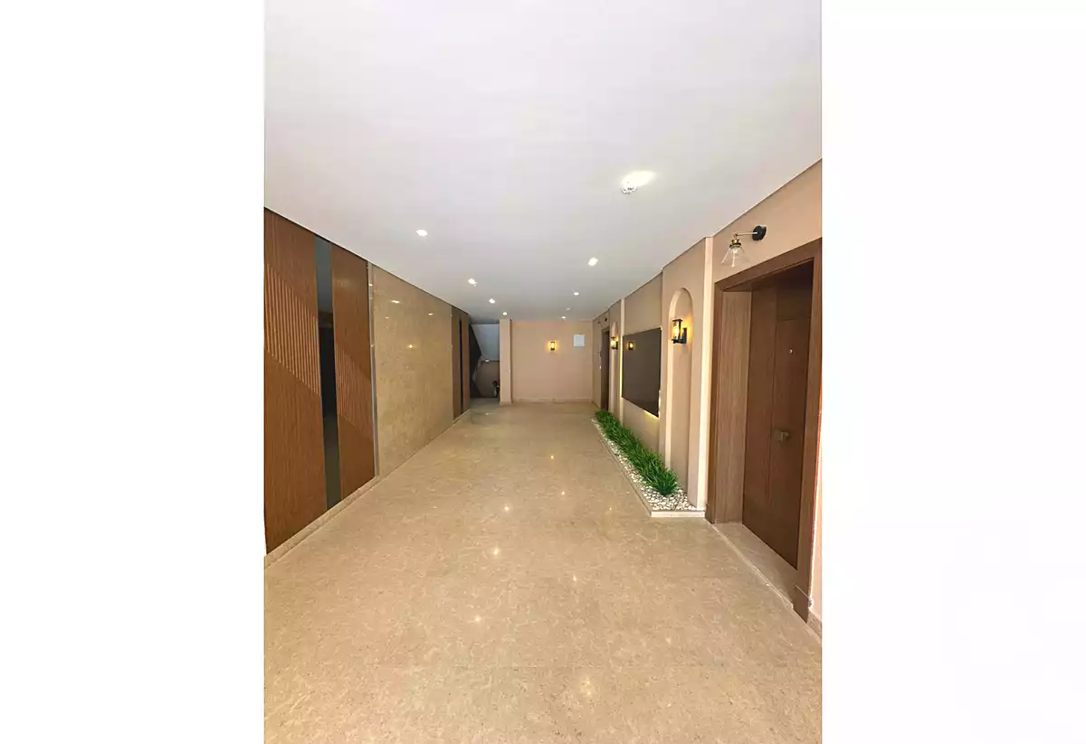 https://aqarmap.com.eg/ar/listing/5227826-for-sale-cairo-el-sheikh-zayed-city-compounds-kmbwnd-fyldj-wyst-dr-llttwyr