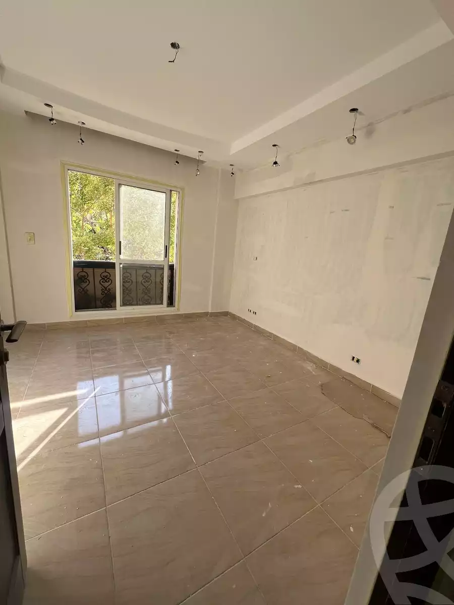 https://aqarmap.com.eg/en/listing/5228878-for-rent-cairo-new-cairo-lrhb-city-mtdd-lrhb-phase-8