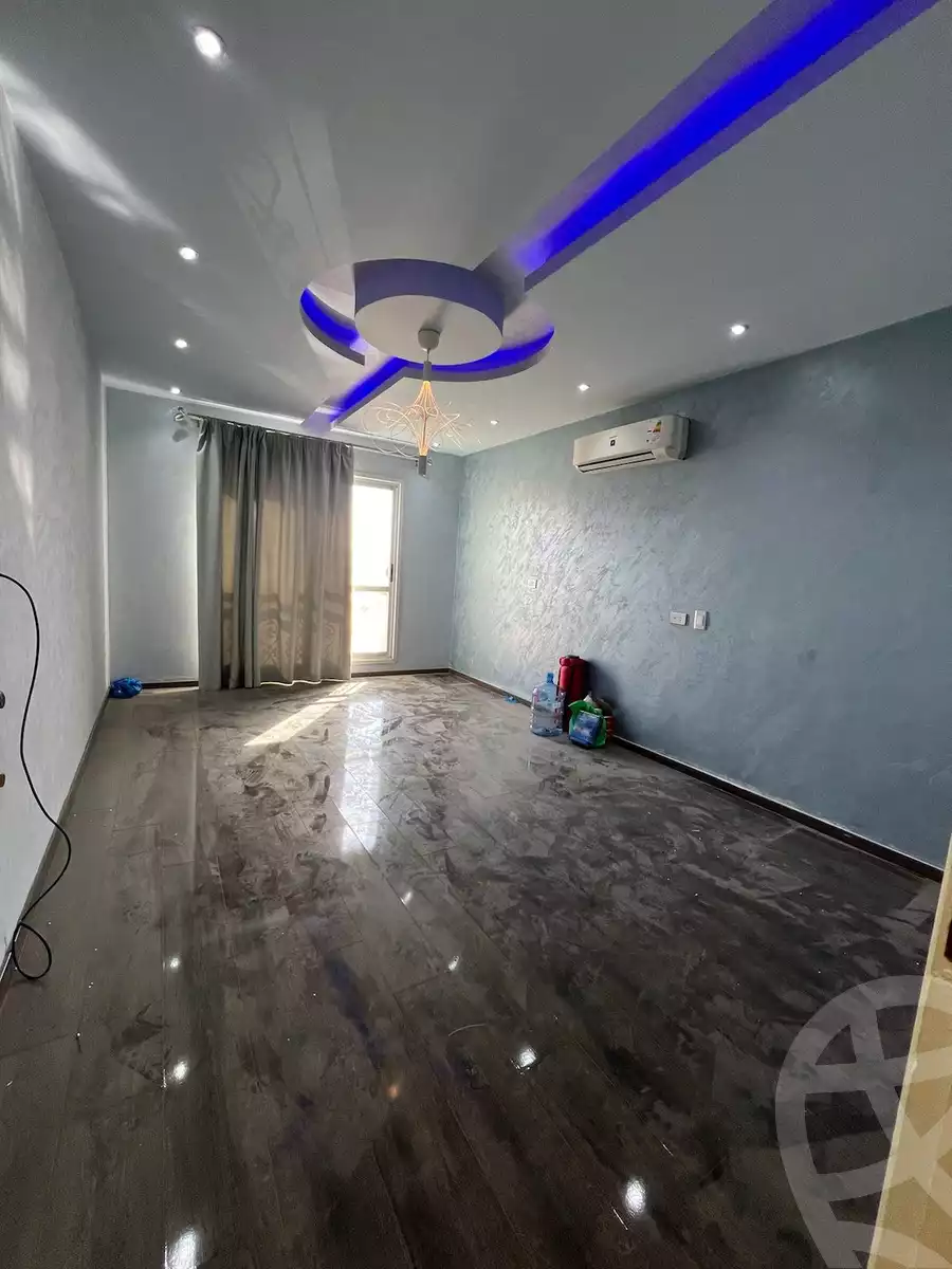 https://aqarmap.com.eg/en/listing/5230631-for-rent-cairo-new-cairo-lrhb-city-phase-8