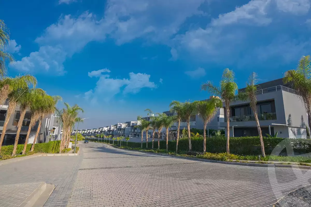 https://aqarmap.com.eg/ar/listing/5231668-for-sale-cairo-el-sheikh-zayed-city-compounds-el-patio-zahraa