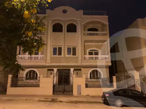 https://aqarmap.com.eg/ar/listing/5237663-for-sale-cairo-new-cairo-90th-street-90th-between-cairo-festival-city-and-mountain-view-roundabout