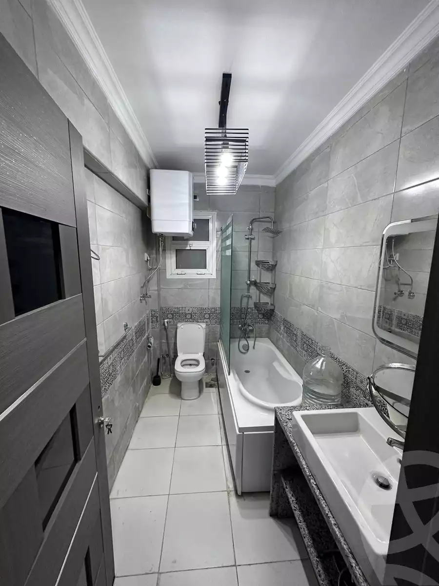 https://aqarmap.com.eg/en/listing/5239219-for-rent-cairo-new-cairo-lrhb-city-phase-8
