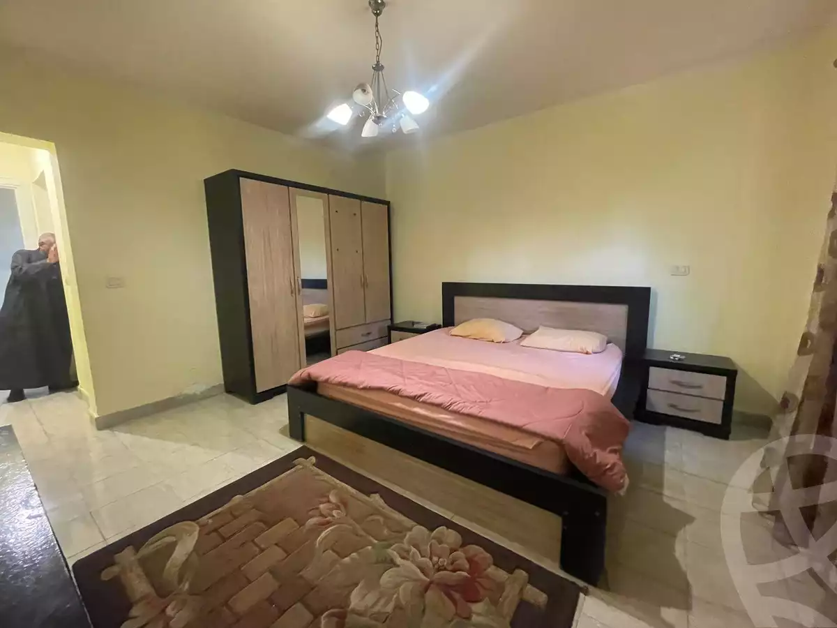 https://aqarmap.com.eg/en/listing/5260935-for-rent-cairo-new-cairo-lrhb-city-phase-8
