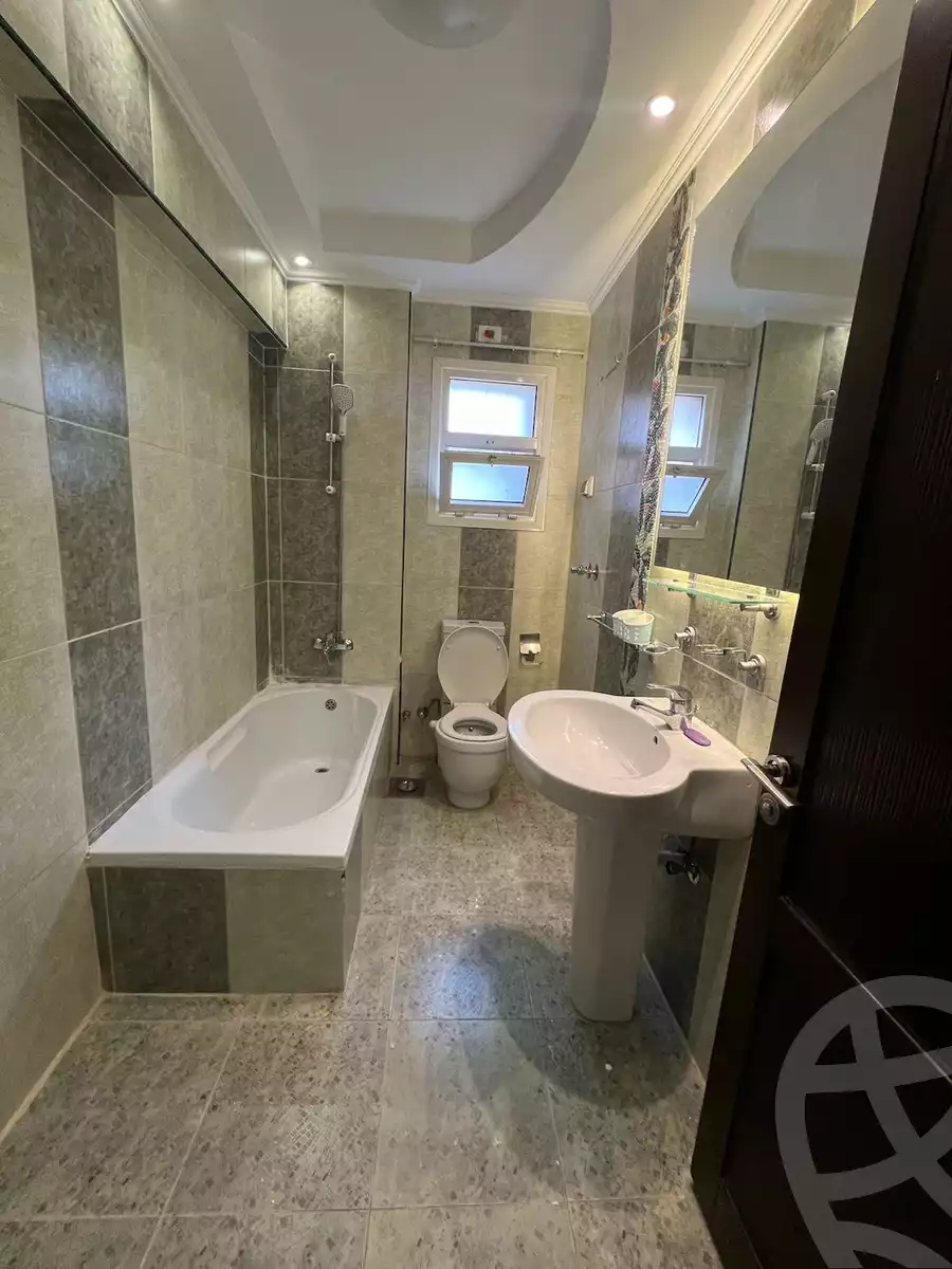 https://aqarmap.com.eg/en/listing/5280639-for-rent-cairo-new-cairo-lrhb-city-phase-8