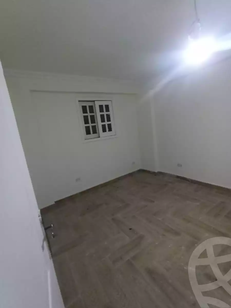 https://aqarmap.com.eg/ar/listing/5280791-for-sale-alexandria-sydy-bshr-shr-mlk-hfny