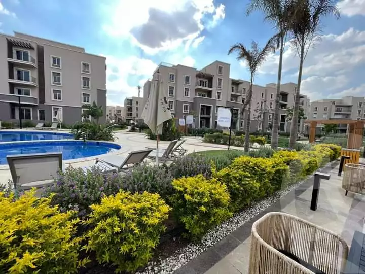 https://aqarmap.com.eg/en/listing/5283134-for-sale-cairo-6th-of-october-compounds-october-plaza