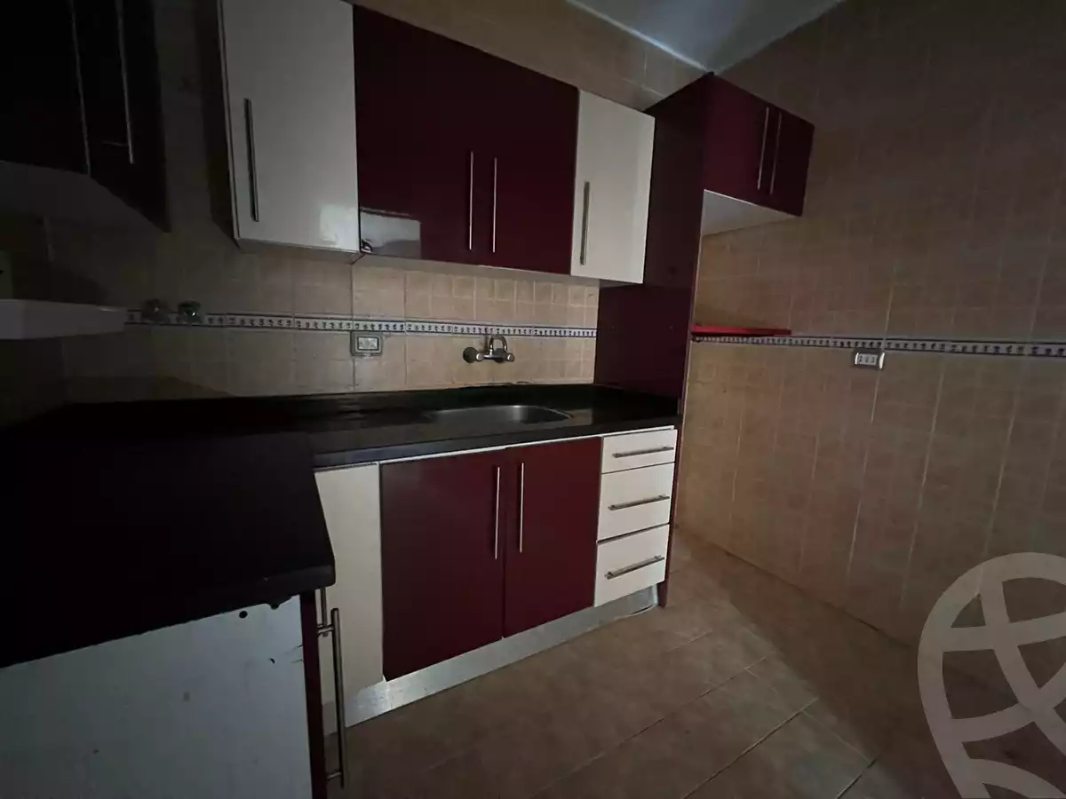 https://aqarmap.com.eg/ar/listing/5287046-for-sale-cairo-new-cairo-lrhb-city-phase-4-mostafa-kamel-st