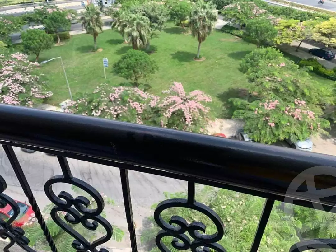 https://aqarmap.com.eg/en/listing/5294154-for-sale-cairo-new-cairo-lrhb-city-phase-8