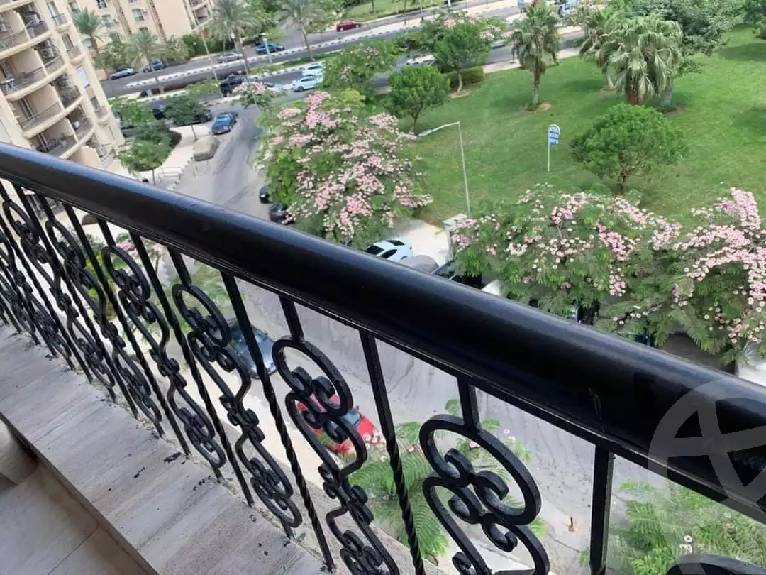 https://aqarmap.com.eg/en/listing/5294154-for-sale-cairo-new-cairo-lrhb-city-phase-8