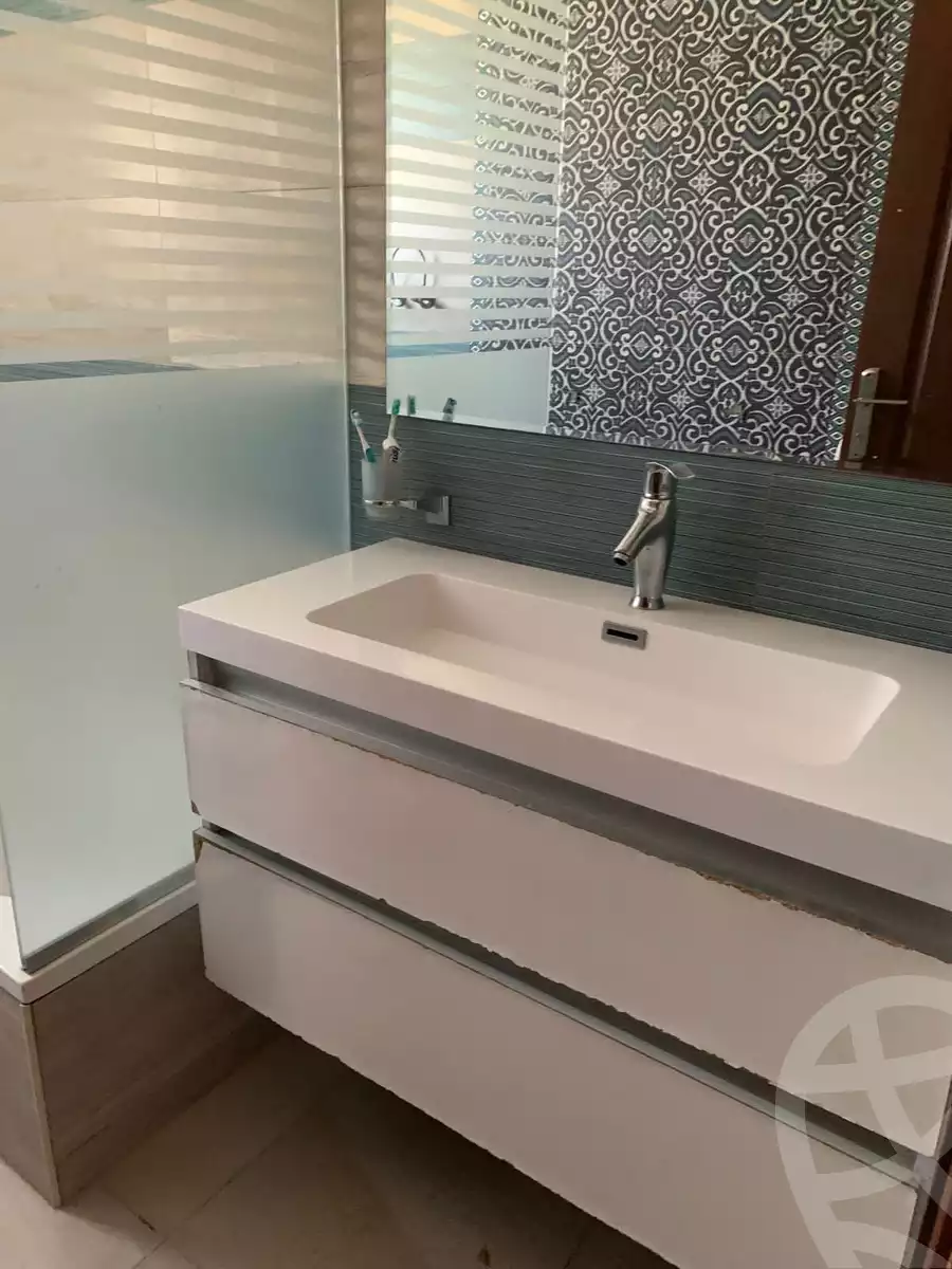 https://aqarmap.com.eg/en/listing/5294154-for-sale-cairo-new-cairo-lrhb-city-phase-8