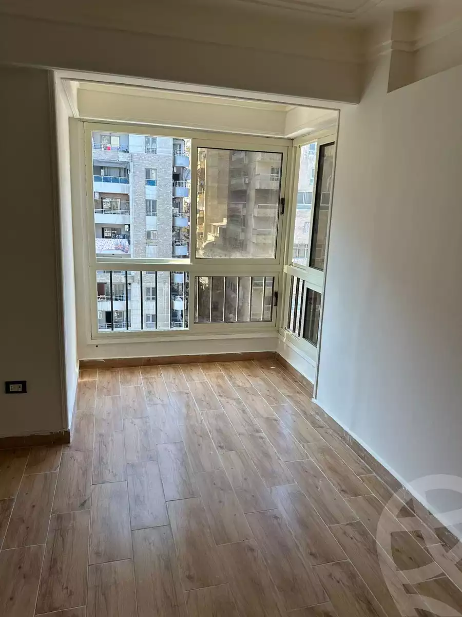 https://aqarmap.com.eg/ar/listing/5298840-for-sale-alexandria-el-asafra-shr-45