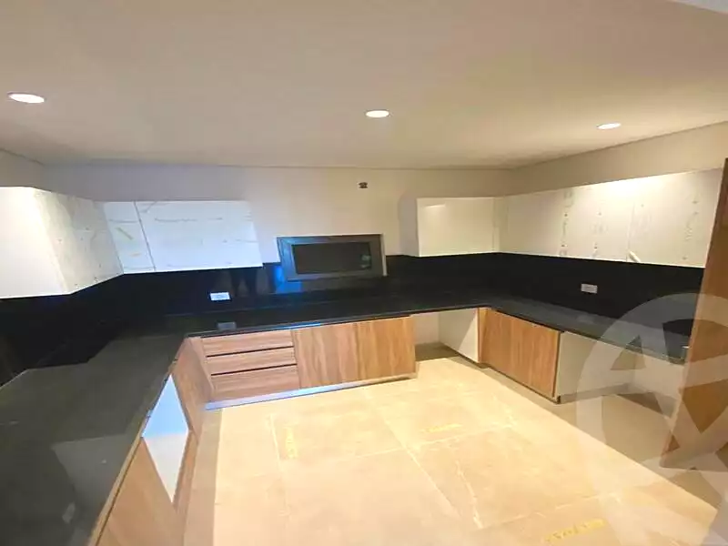 https://aqarmap.com.eg/en/listing/5305387-for-sale-cairo-el-sheikh-zayed-city-compounds-zyd-wr-llttwyr-z-tower