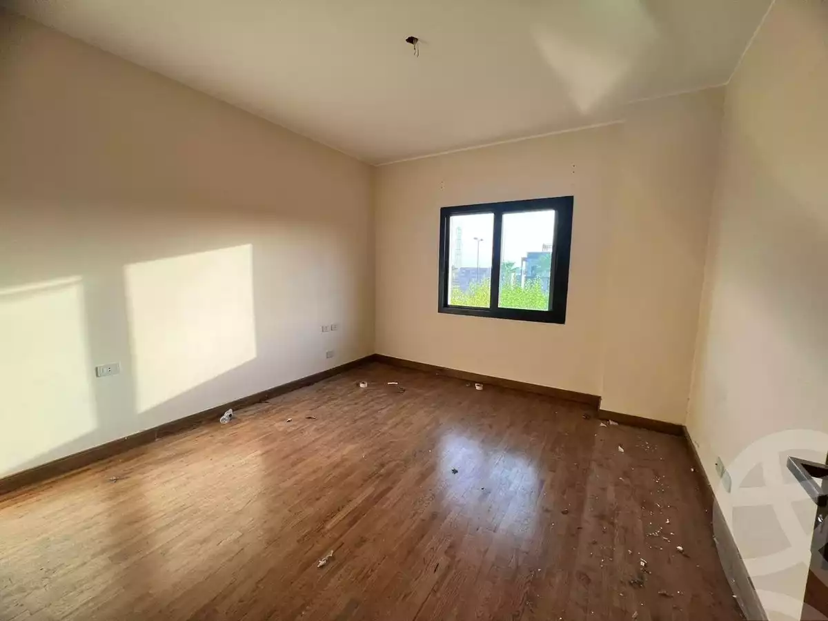 https://aqarmap.com.eg/en/listing/5315130-for-sale-cairo-el-sheikh-zayed-city-compounds-kmbwnd-wyst-twn-swdyk