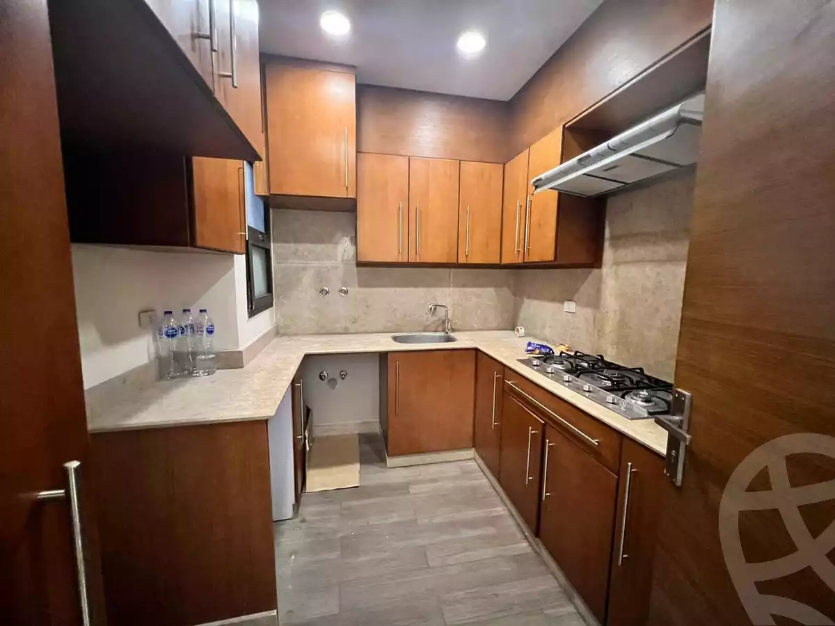 https://aqarmap.com.eg/en/listing/5315130-for-sale-cairo-el-sheikh-zayed-city-compounds-kmbwnd-wyst-twn-swdyk